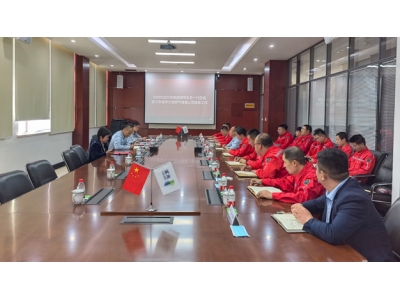 水發(fā)集團(tuán)黨委委員、副總經(jīng)理王東凱一行到鄂爾多斯水發(fā)燃?xì)夤鹃_(kāi)展基層黨建聯(lián)系點(diǎn)調(diào)研并講授黨課